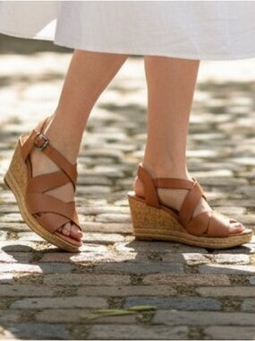 Franco Sarto Neutral Wedge Strappy Platform Espadrilles Leather Sandals Size 9.5